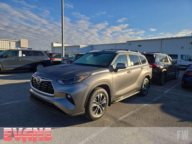 new 2026 Toyota Highlander car, priced at $50,735