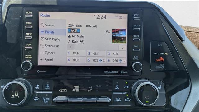 used 2020 Toyota Highlander car, priced at $24,995