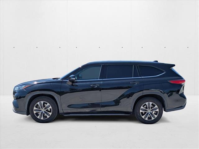 used 2020 Toyota Highlander car, priced at $24,995