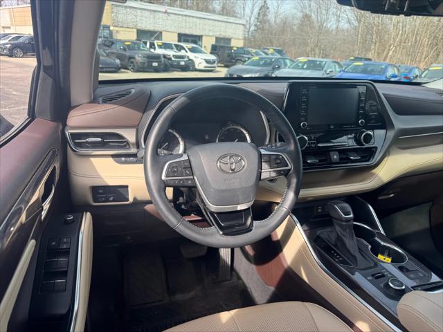 used 2022 Toyota Highlander car, priced at $39,977