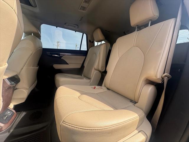 used 2022 Toyota Highlander car, priced at $39,977