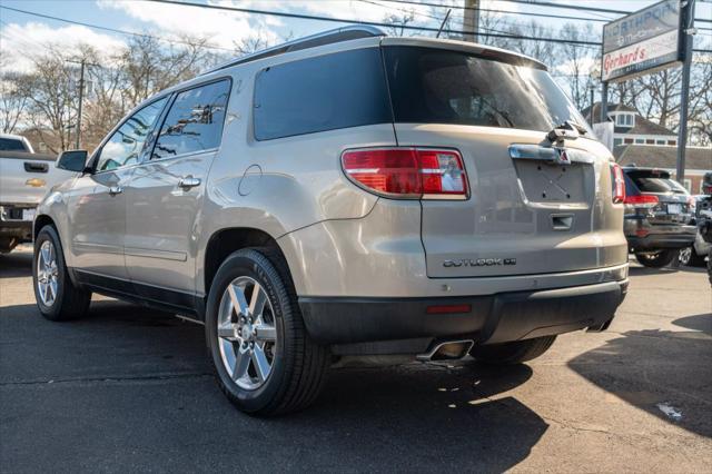 used 2008 Saturn Outlook car, priced at $6,995