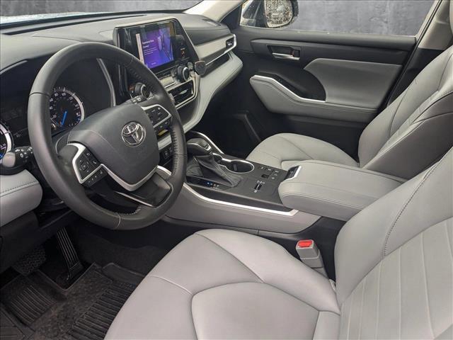 used 2023 Toyota Highlander Hybrid car, priced at $36,994