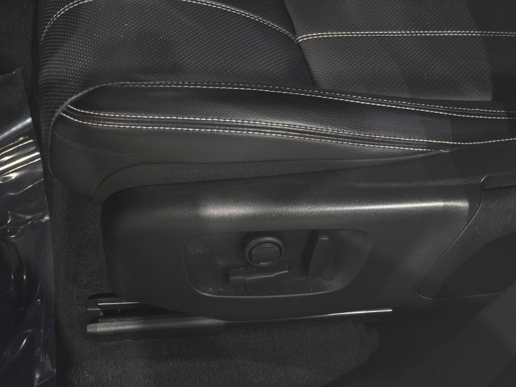 used 2021 Land Rover Range Rover Velar car, priced at $35,800