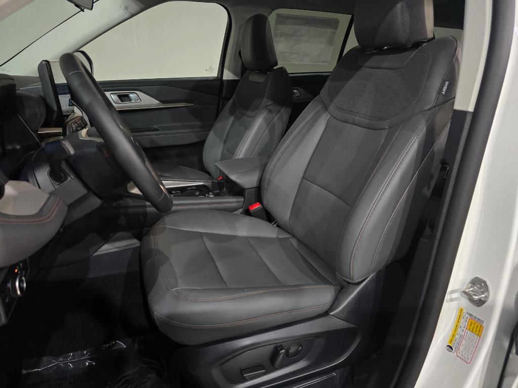 new 2025 Ford Explorer car, priced at $46,937