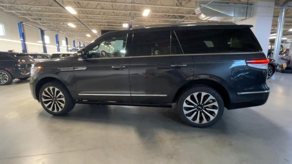 new 2024 Lincoln Navigator car, priced at $95,899