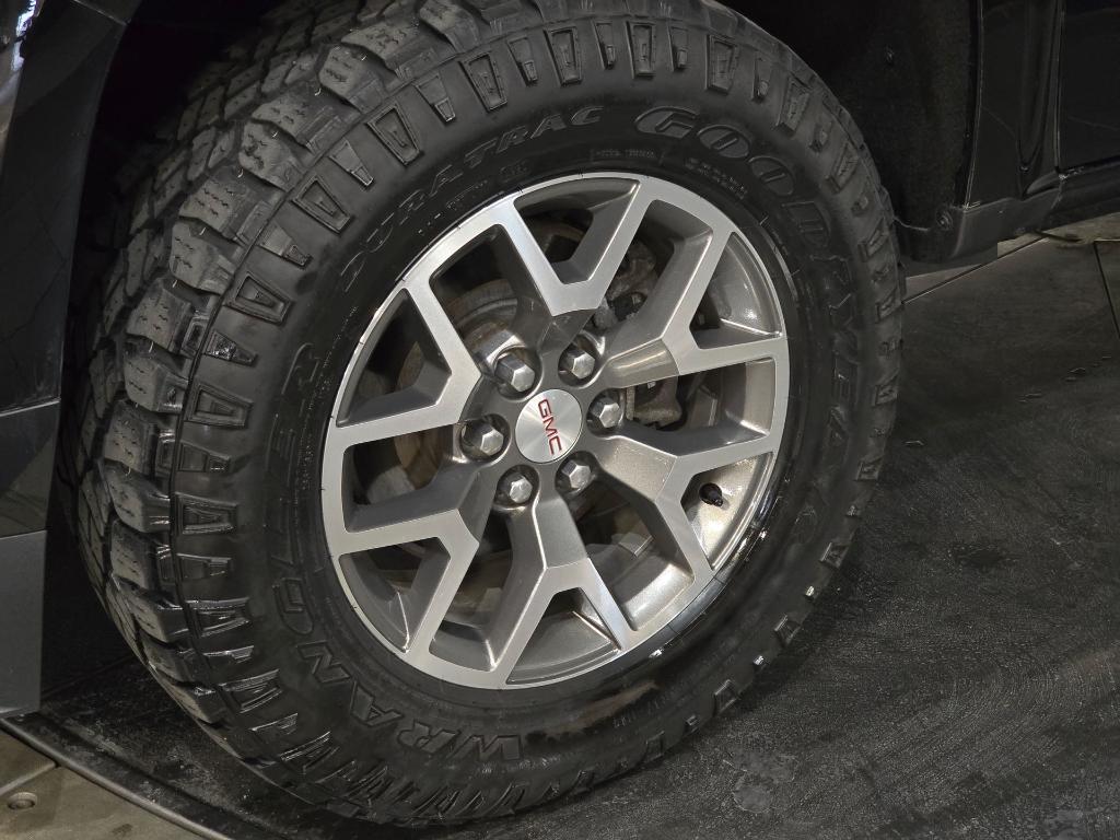 used 2021 GMC Canyon car, priced at $31,589