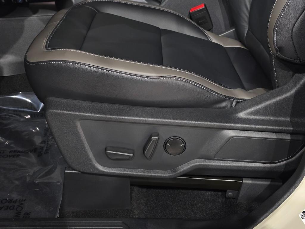 new 2025 Ford Bronco car, priced at $45,630