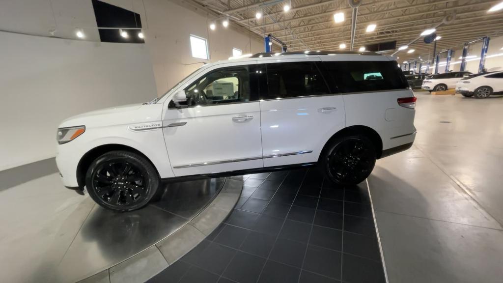 new 2024 Lincoln Navigator car, priced at $96,146