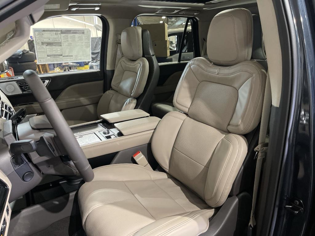 new 2024 Lincoln Navigator car, priced at $94,999