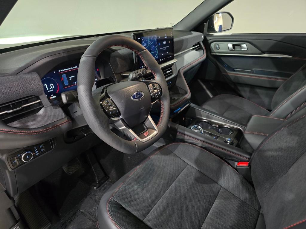 new 2025 Ford Explorer car, priced at $46,917