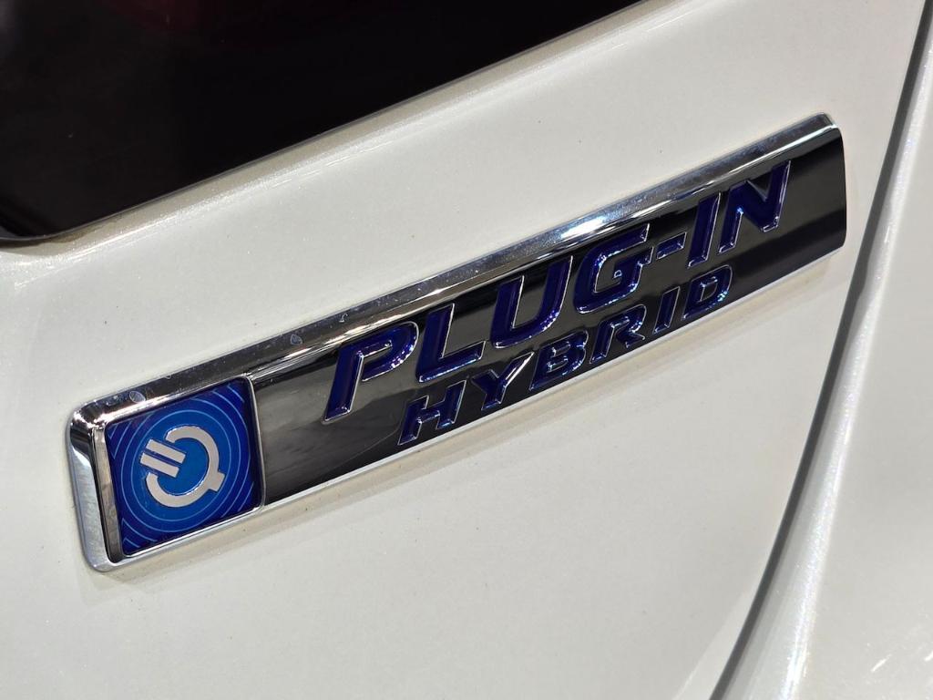 used 2018 Honda Clarity Plug-In Hybrid car, priced at $25,743