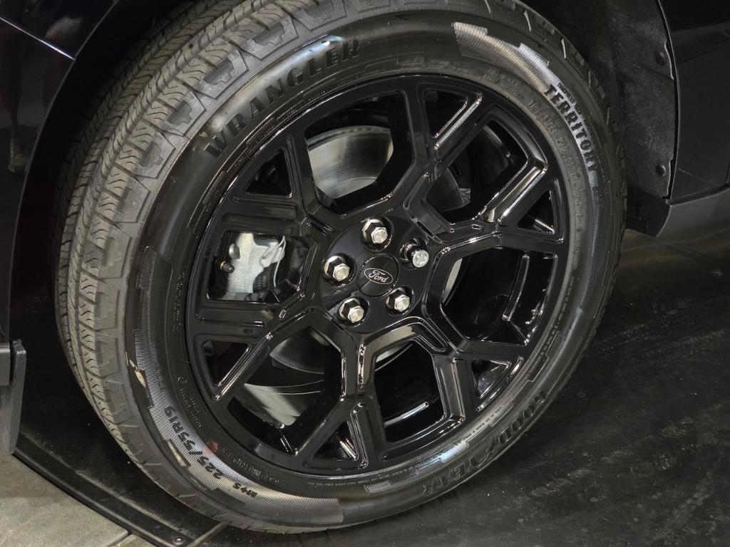 new 2025 Ford Maverick car, priced at $35,246