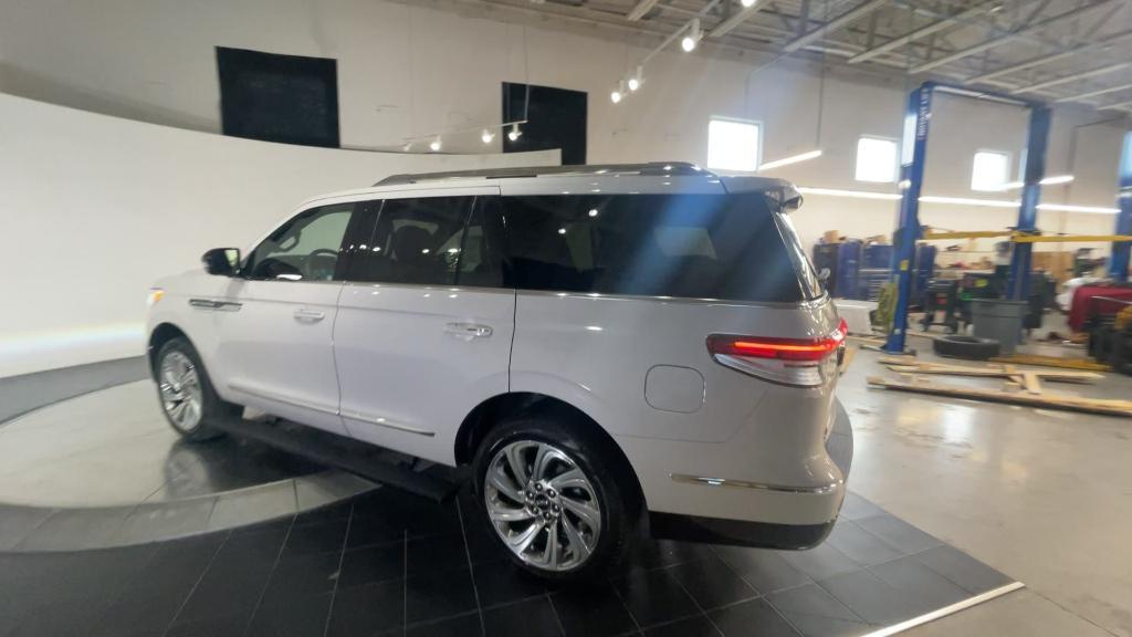 new 2024 Lincoln Navigator car, priced at $94,199