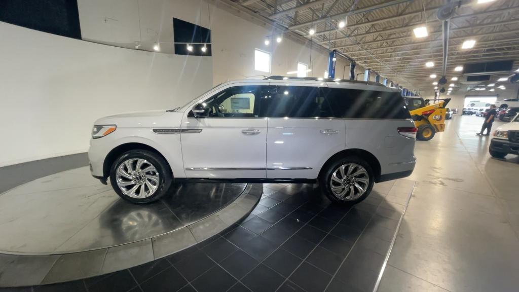 new 2024 Lincoln Navigator car, priced at $94,199