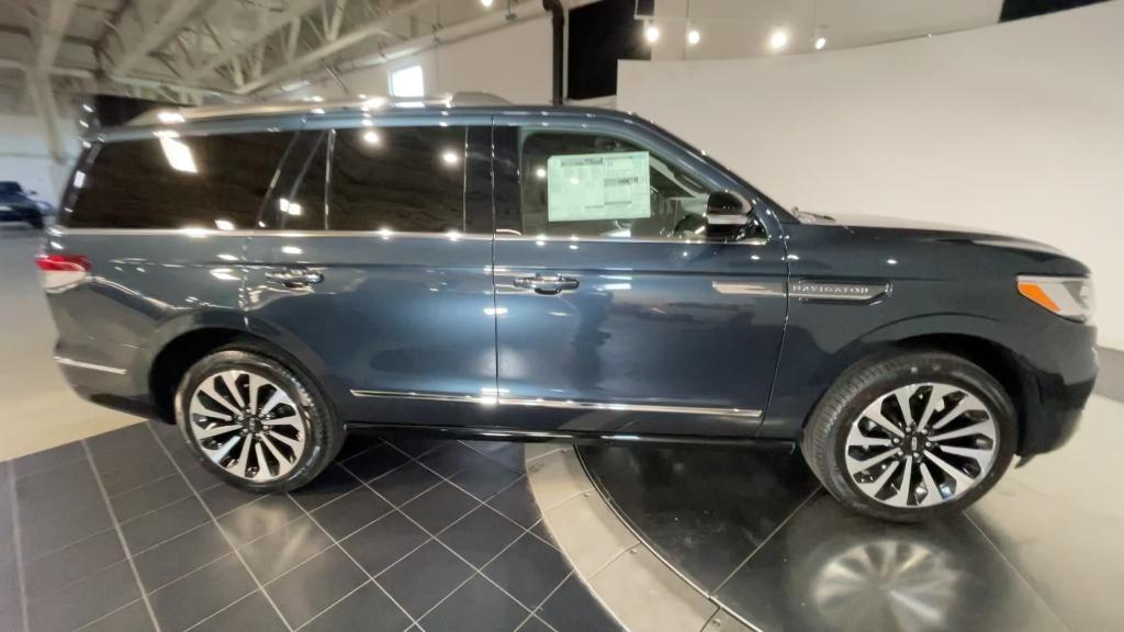 new 2024 Lincoln Navigator car, priced at $95,181