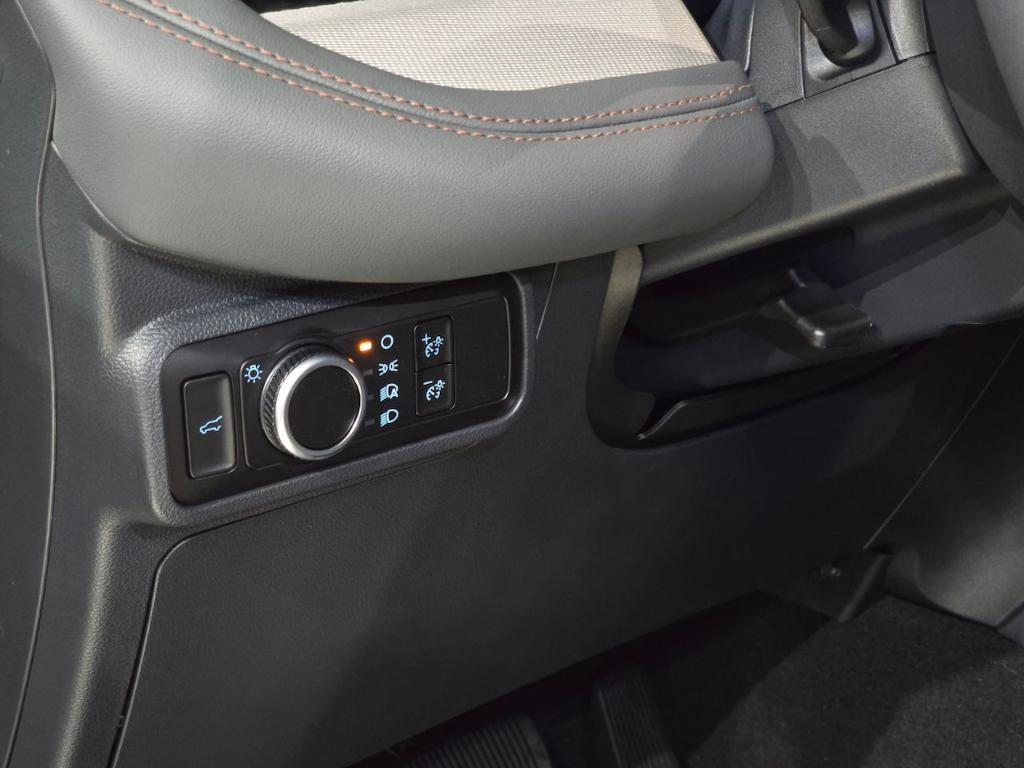 new 2025 Ford Explorer car, priced at $39,818