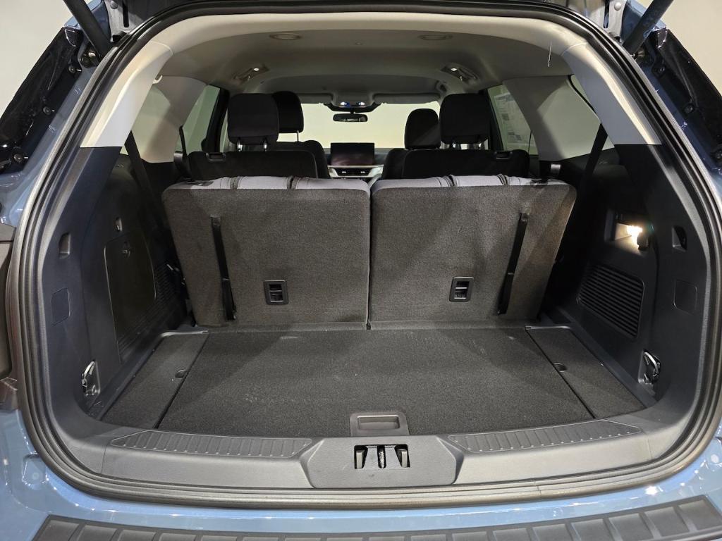 new 2025 Ford Explorer car, priced at $39,818