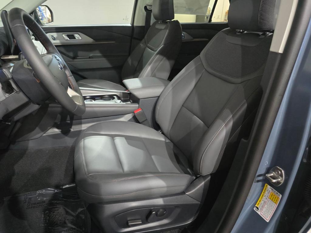 new 2025 Ford Explorer car, priced at $43,451