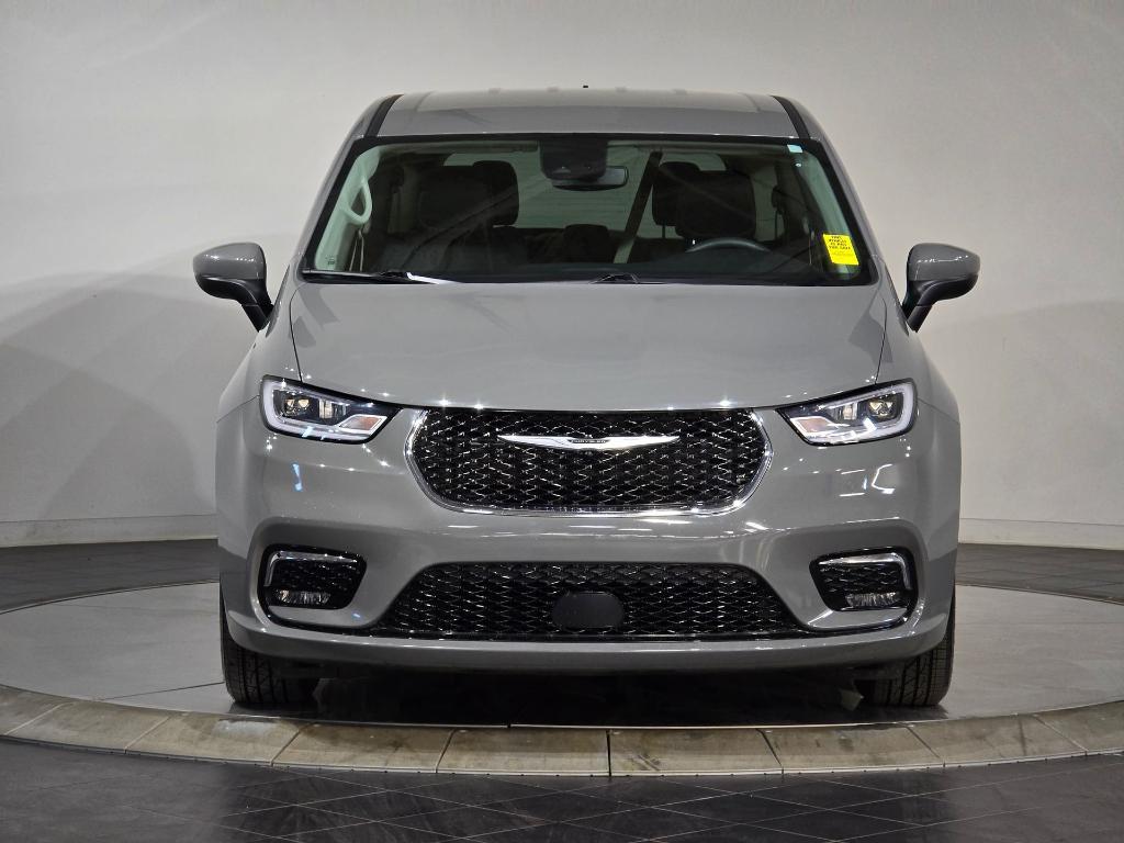 used 2023 Chrysler Pacifica car, priced at $23,182