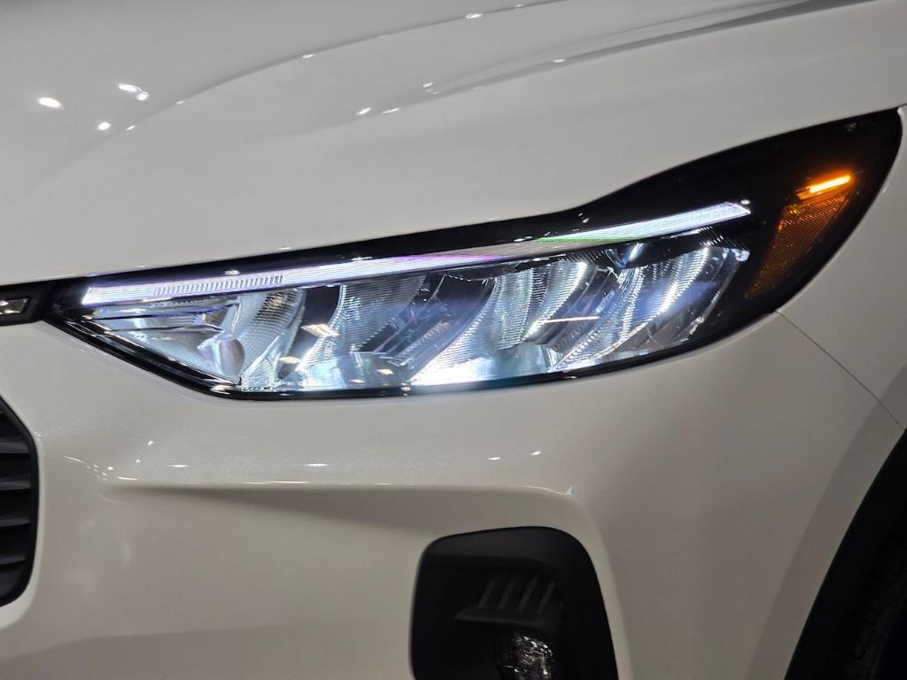 new 2025 Ford Escape car, priced at $32,112