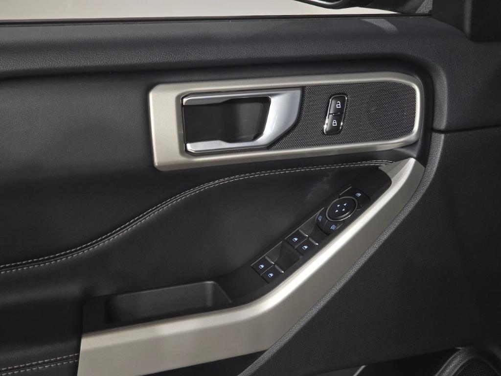 used 2023 Ford Explorer car, priced at $30,753
