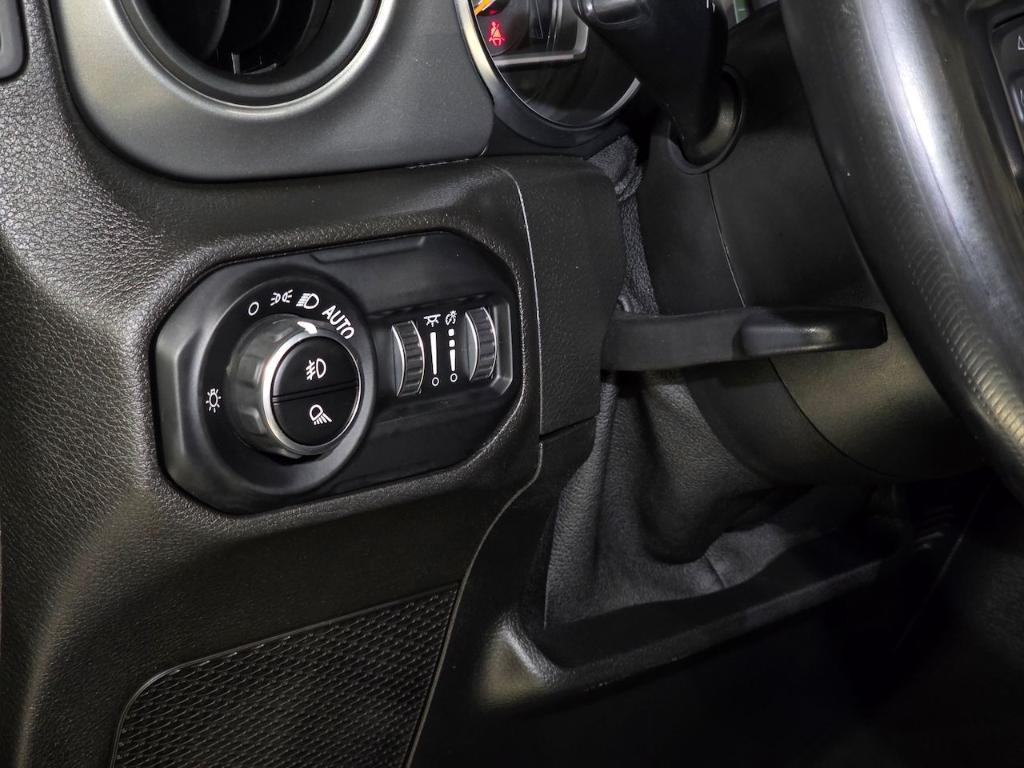 used 2021 Jeep Gladiator car, priced at $31,169