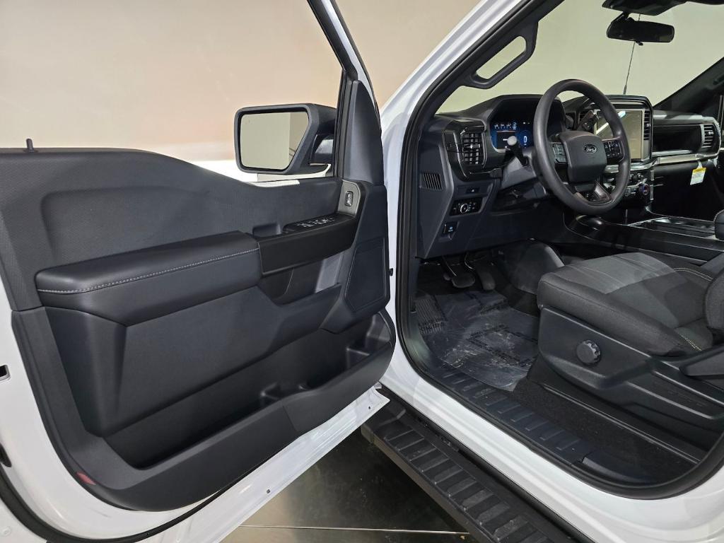 new 2025 Ford F-150 car, priced at $48,152