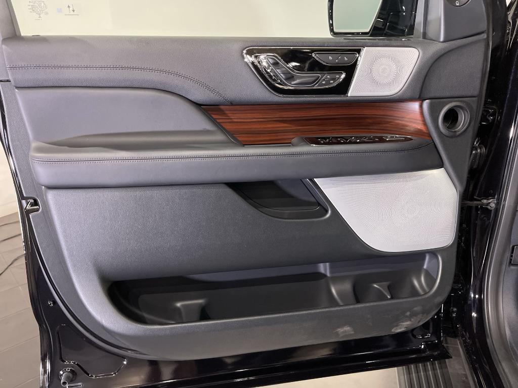 new 2024 Lincoln Navigator car, priced at $95,299