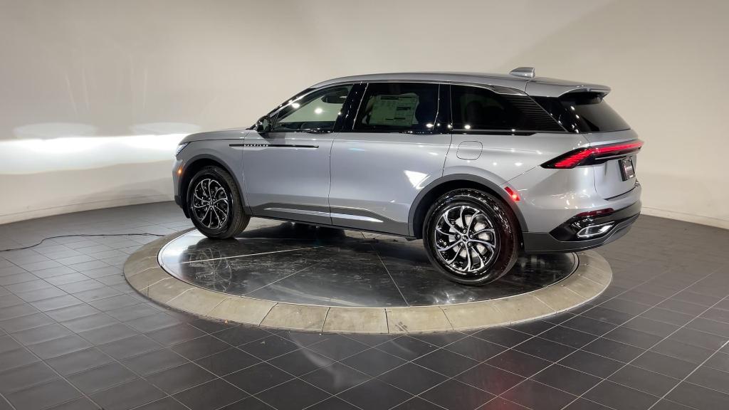 new 2025 Lincoln Nautilus car, priced at $49,685