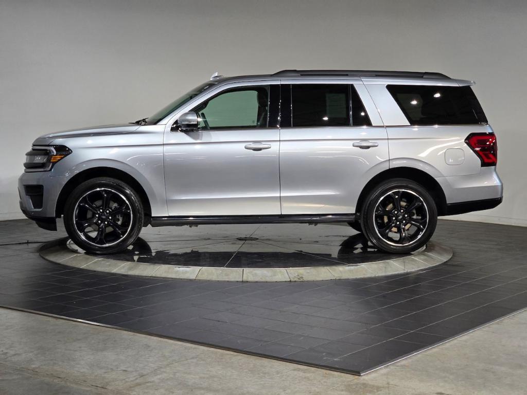 used 2022 Ford Expedition car, priced at $54,039