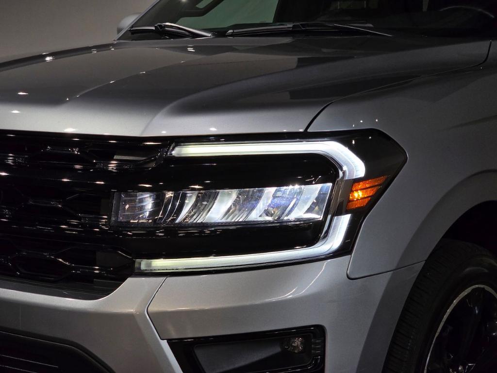 used 2022 Ford Expedition car, priced at $54,039