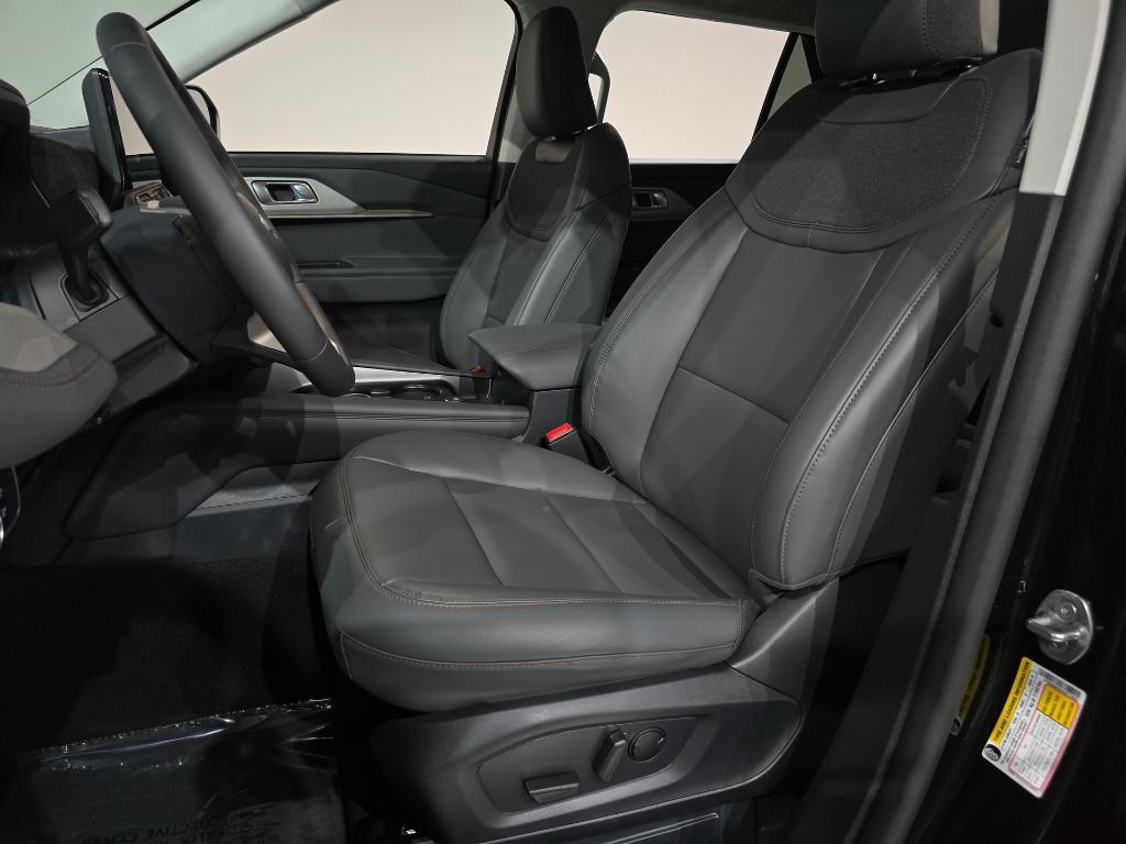 new 2025 Ford Explorer car, priced at $50,040