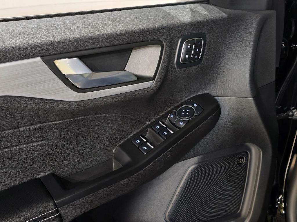 new 2025 Ford Escape car, priced at $35,260