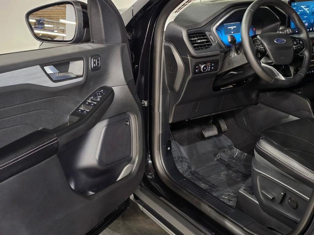 new 2025 Ford Escape car, priced at $35,260