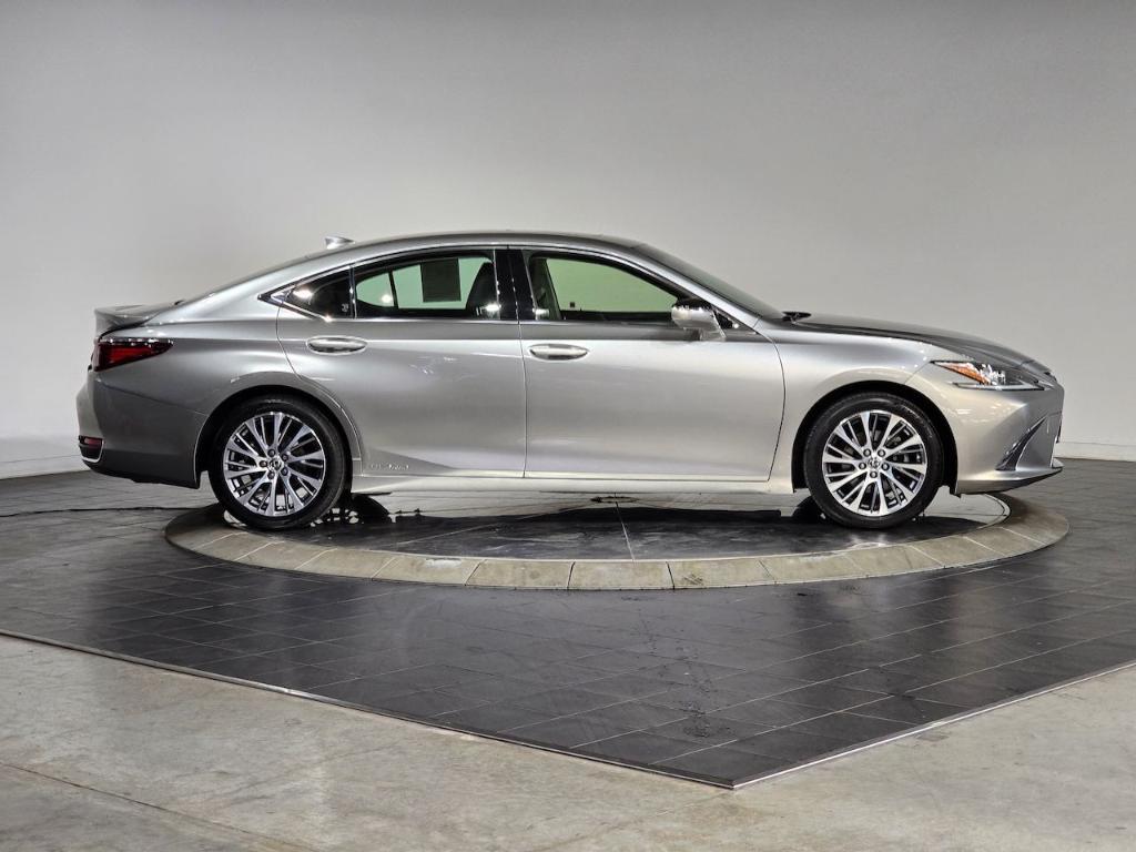 used 2019 Lexus ES 300h car, priced at $29,768