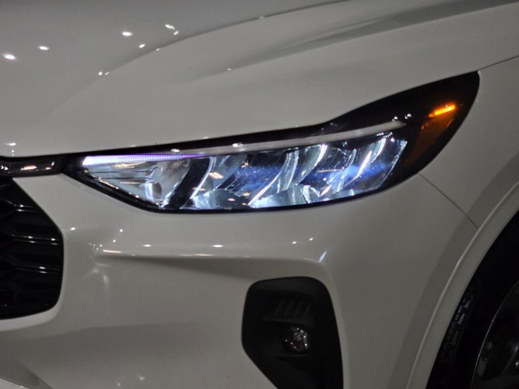 used 2023 Ford Escape car, priced at $26,758