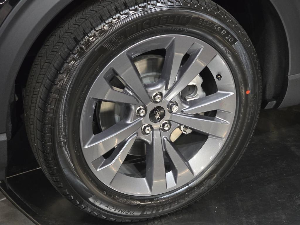 new 2025 Ford Explorer car, priced at $43,947