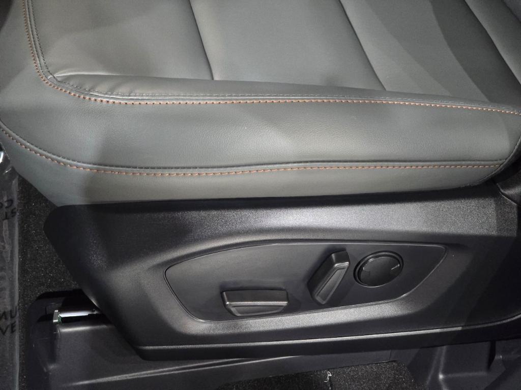 new 2025 Ford Explorer car, priced at $43,947