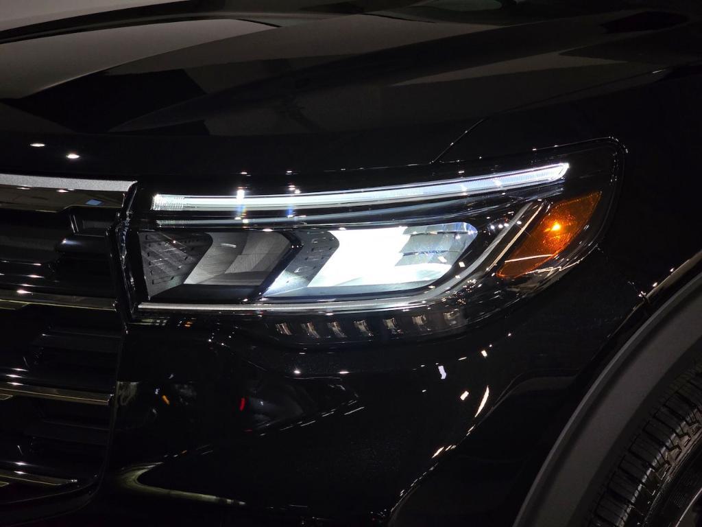 new 2025 Ford Explorer car, priced at $43,947