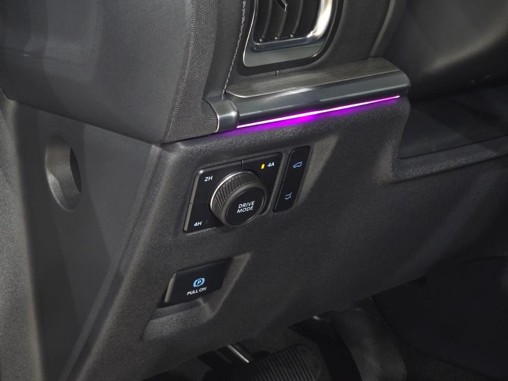 new 2025 Ford Expedition car, priced at $75,717