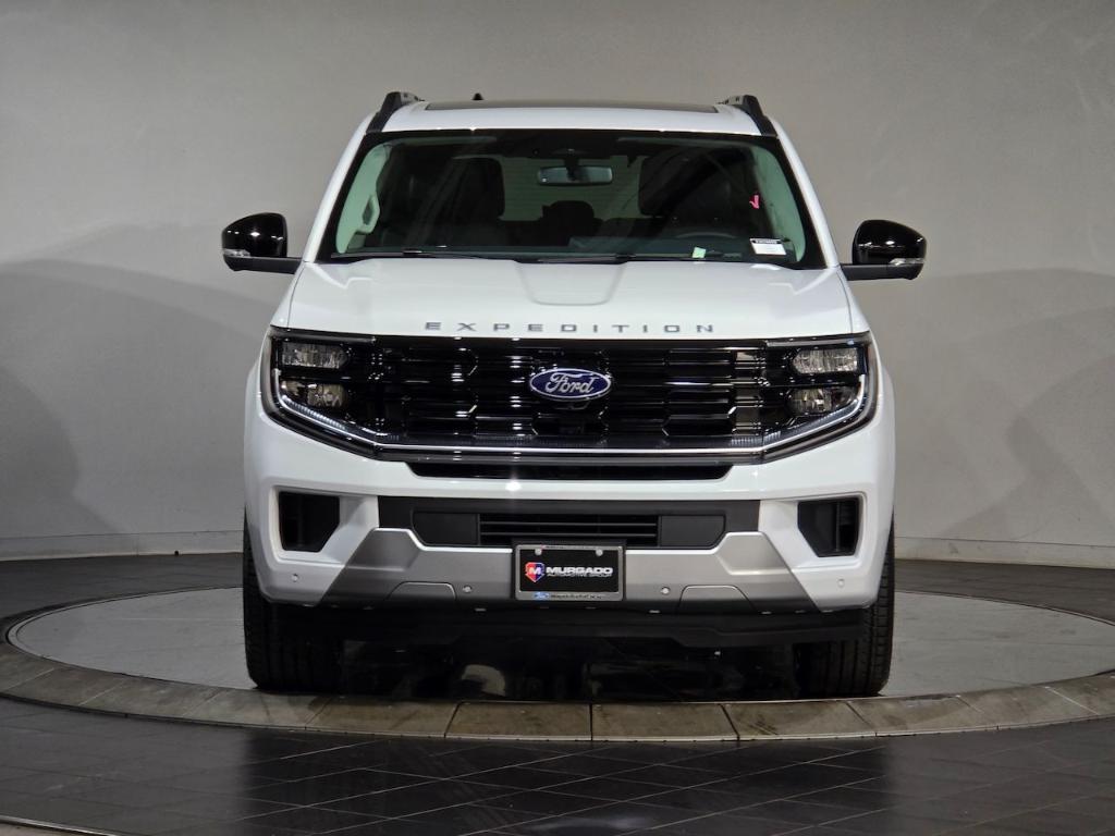 new 2025 Ford Expedition car, priced at $75,717