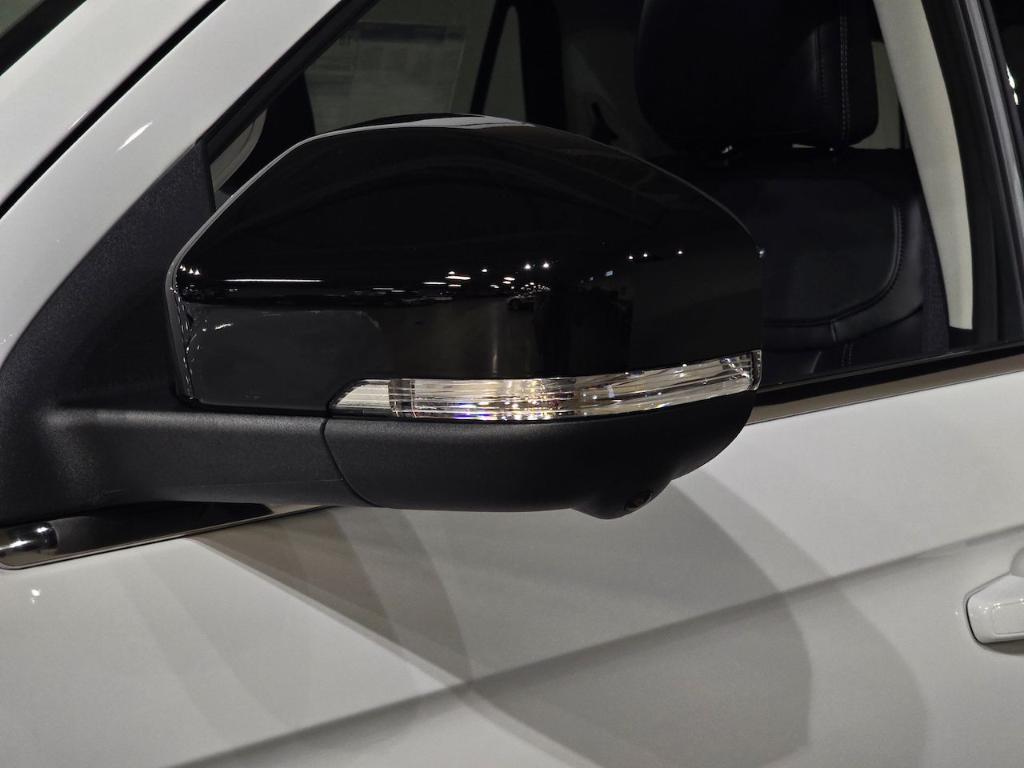 new 2025 Ford Expedition car, priced at $75,717