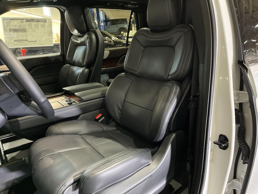 new 2024 Lincoln Navigator car, priced at $96,599