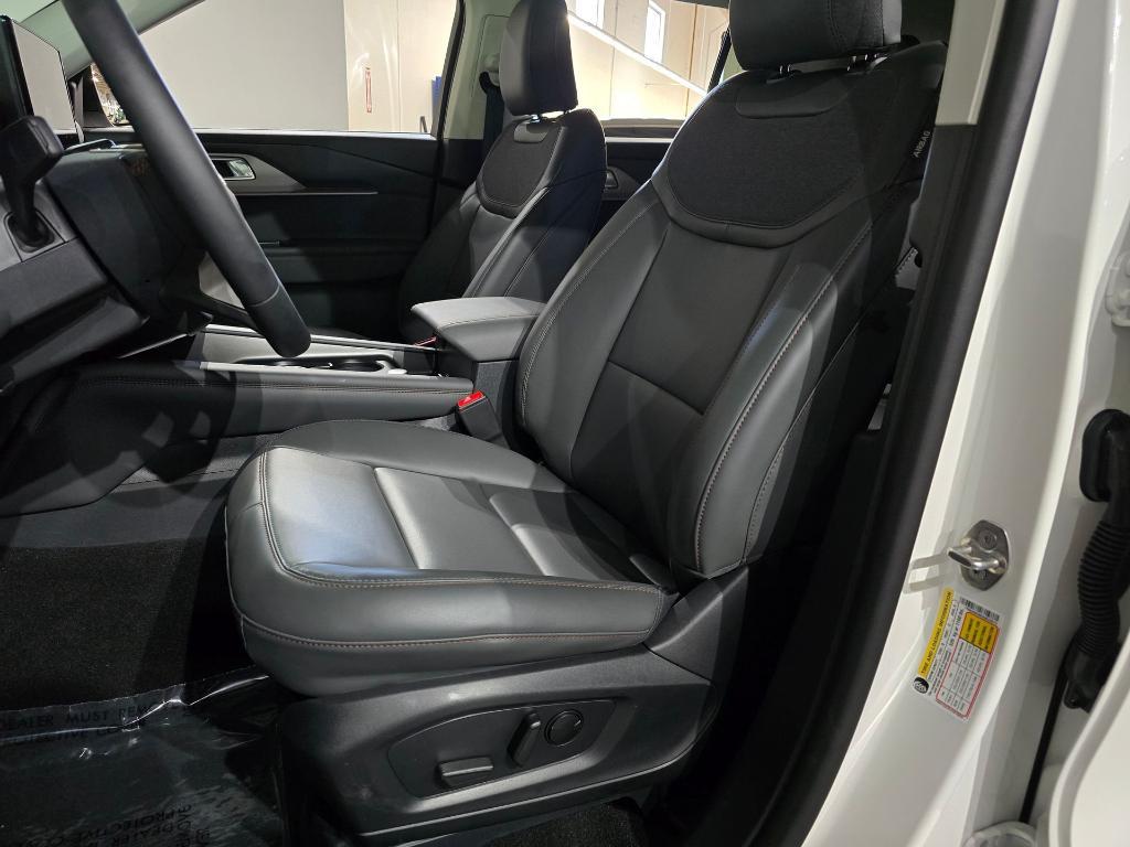 new 2025 Ford Explorer car, priced at $49,195