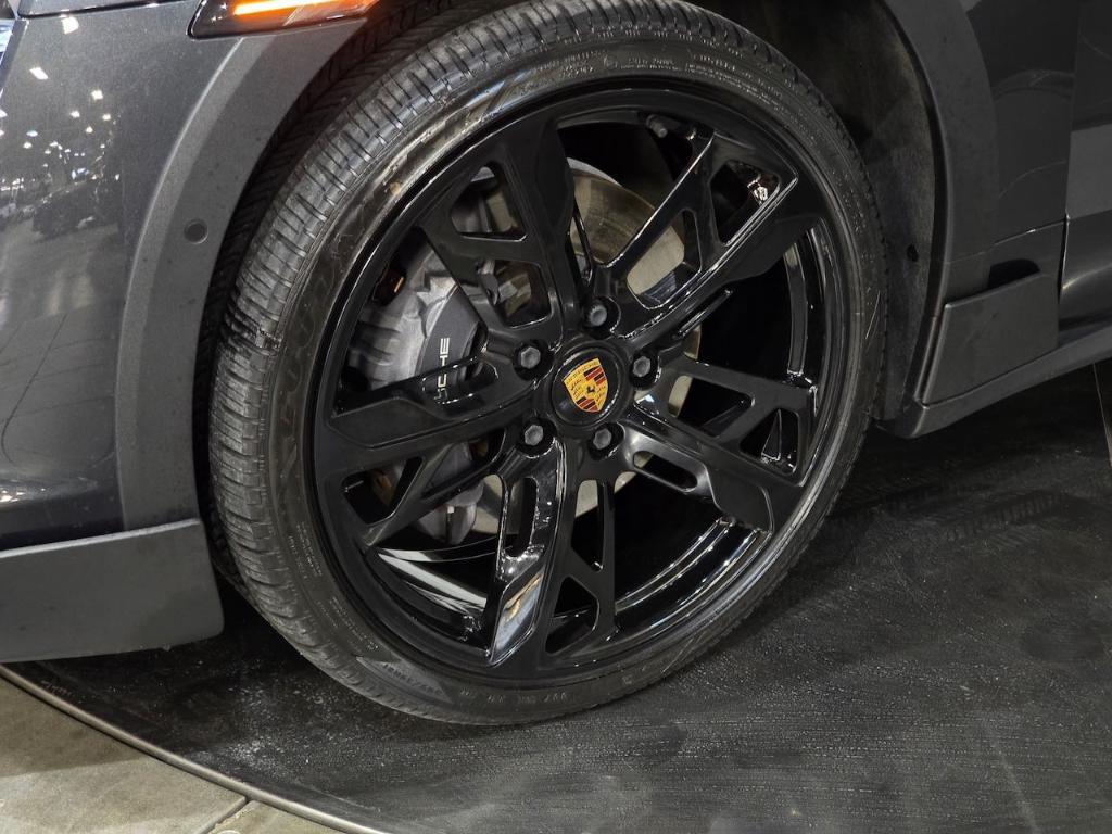 used 2022 Porsche Taycan car