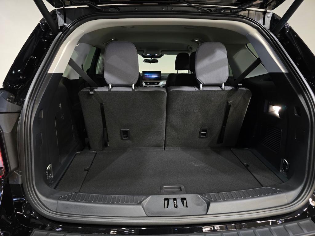 new 2025 Ford Explorer car, priced at $39,202