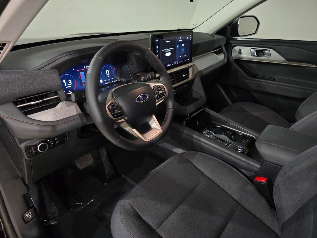 new 2025 Ford Explorer car, priced at $39,202