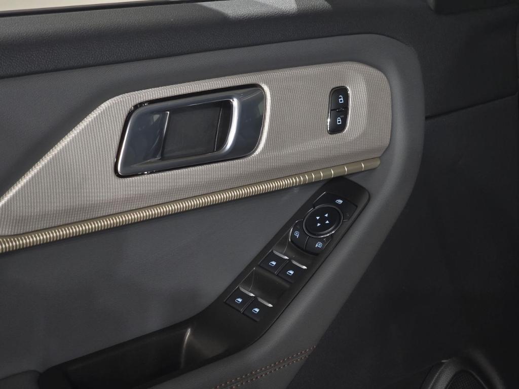 new 2025 Ford Explorer car, priced at $39,202