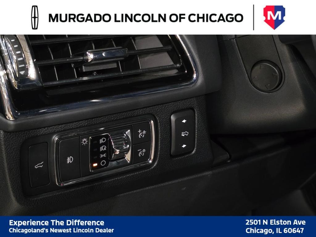 used 2022 Lincoln Navigator car, priced at $57,626